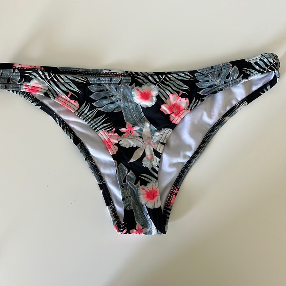 Floral Patterned Large Cheeky Bikini Bottoms